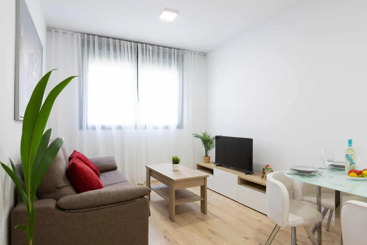 Cosmopolitan Apt & Malaga Beach Apartment