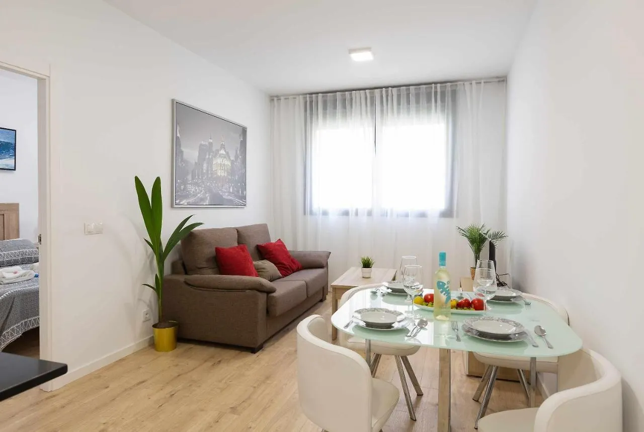 Cosmopolitan Apt & Malaga Beach 0*,  Spain