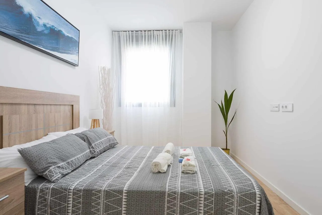 Cosmopolitan Apt & Malaga Beach Apartment